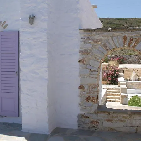Cozy In Ampela, Paros With Wifi Holiday home Isterni (Paros)