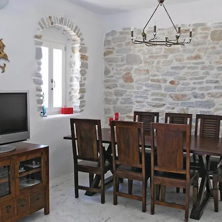 Holiday home Cozy In Ampela, Paros With Wifi
